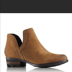 COPY - Sorel Lolla cut out bootie Sz 9